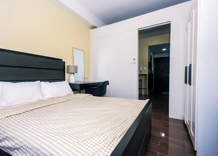 Escape Luxe 1br Makati Getaway Gym Swim Swim 2946 Fast Mb Apartment Manila